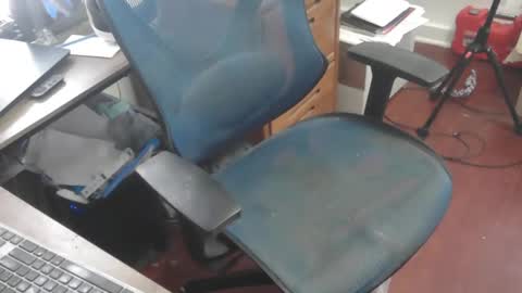 Snapshot of woodworker6473 chatting on 02.12.26 woodworker6473 online show from 02.12.26