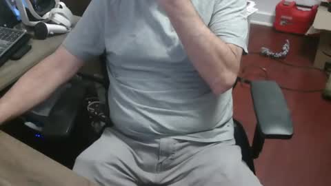 Snapshot of woodworker6473 chatting on 02.19.26 woodworker6473 online show from 02.19.26