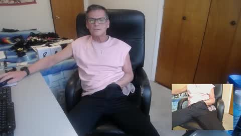 Snapshot of worldlarge chatting on 02.16.25 Large one online show from 02.16.25