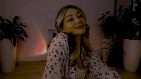 Snapshot of worldsbaby chatting on 02.13.25 worldsbaby online show from 02.13.25