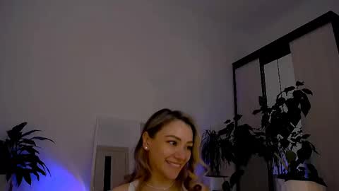 Snapshot of worldsbaby chatting on 02.15.25 worldsbaby online show from 02.15.25