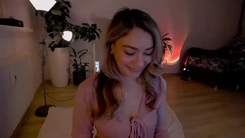 Snapshot of worldsbaby chatting on 02.27.25 worldsbaby online show from 02.27.25