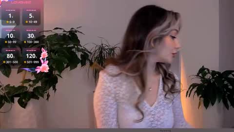 Snapshot of worldsbaby chatting on 09.24.25 worldsbaby online show from 09.24.25