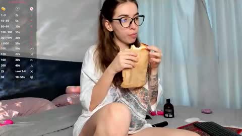 Snapshot of wow__lina chatting on 02.03.26 Hey Im Lina See you 12am - 6am GMT 3 online show from 02.03.26