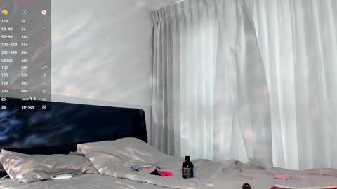 Snapshot of wow__lina chatting on 02.26.26 Hey Im Lina See you 12am - 6am GMT 3 online show from 02.26.26