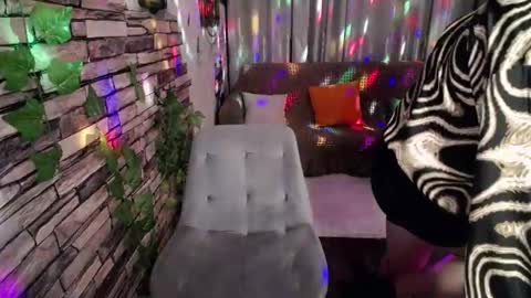 Snapshot of wow_co chatting on 12.06.24 wow_co online show from 12.06.24