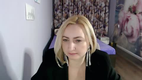 Snapshot of wow_co chatting on 12.09.24 wow_co online show from 12.09.24