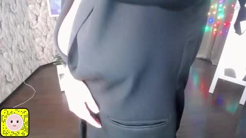 Snapshot of wow_co chatting on 01.02.25 wow_co online show from 01.02.25