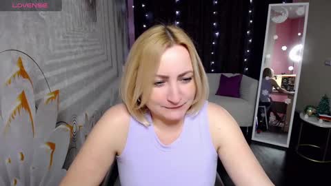 Snapshot of wow_co chatting on 01.09.25 wow_co online show from 01.09.25