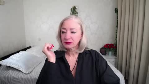 Snapshot of wow_co chatting on 02.12.26 wow_co online show from 02.12.26