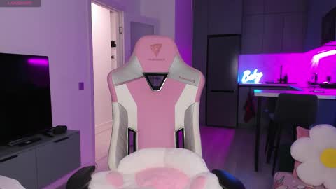 Emi online show from 12.19.25