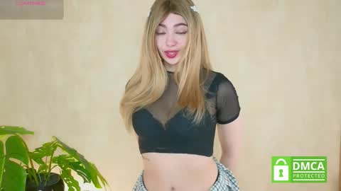 Snapshot of wowsisi chatting on 11.21.25 Emily online show from 11.21.25