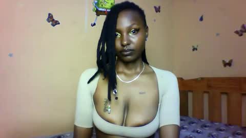 Snapshot of wren_7 chatting on 11.22.25 wren 7 online show from 11.22.25