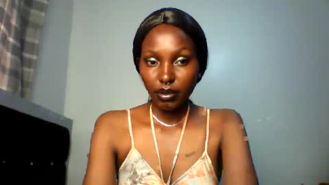 Snapshot of wren_7 chatting on 12.16.25 wren 7 online show from 12.16.25