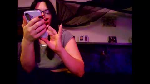 Snapshot of wrenleigh chatting on 06.11.26 Crystal Lake online show from 06.11.26