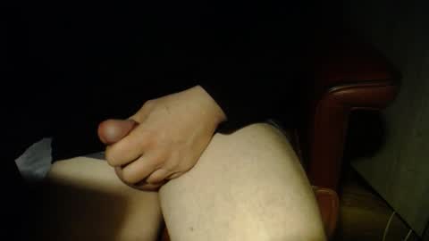 Snapshot of wrix chatting on 12.05.25 wrix online show from 12.05.25