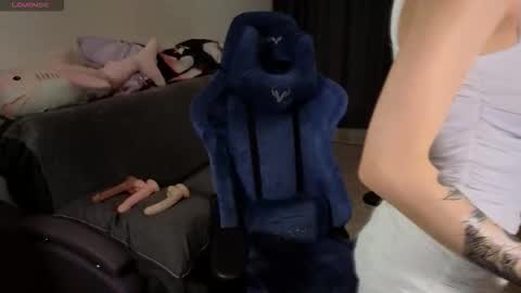 Neo and Abby online show from 12.21.25