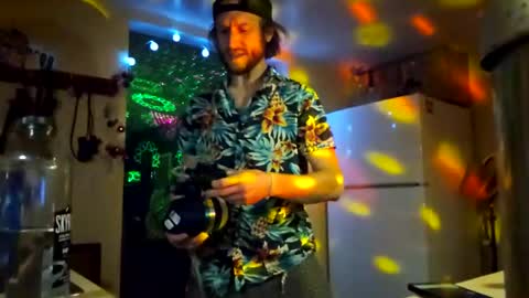 Snapshot of wyiatt_unknown chatting on 09.18.25 wyiatt online show from 09.18.25