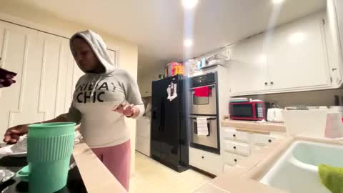 Wynter Heat online show from 02.05.25