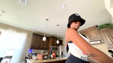 Wynter Heat online show from 09.18.25