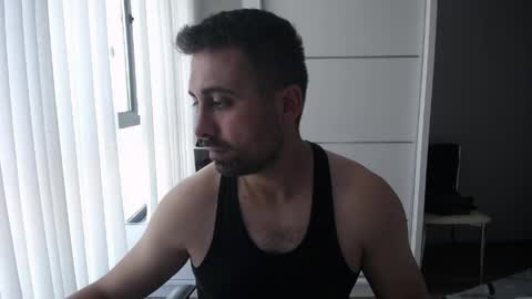 Snapshot of x_____0_____x chatting on 06.05.26 Mr. Lonely online show from 06.05.26