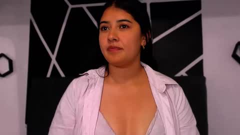 Adeline online show from 11.04.25