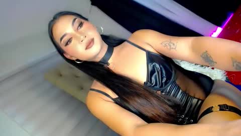 x_aurorascent online show from 11.03.25