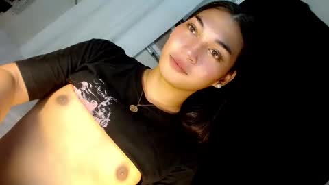 x_aurorascent online show from 12.04.25