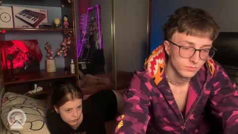 Snapshot of x_files_t chatting on 03.04.26 Philipp and Este online show from 03.04.26