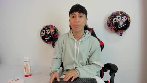 xaanderGrey online show from 10.12.25