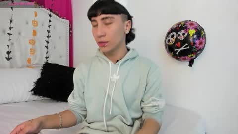 xaanderGrey online show from 10.15.25