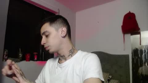 Snapshot of xalejo_max chatting on 10.22.25 xalejo_max online show from 10.22.25