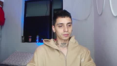 Snapshot of xalejo_max chatting on 11.21.25 xalejo_max online show from 11.21.25