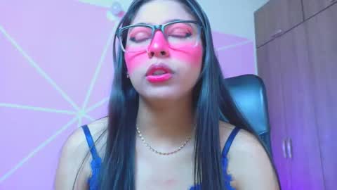 XALLYSONX online show from 04.19.26