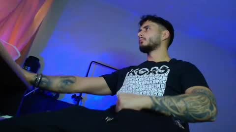 Snapshot of xandercagex chatting on 11.12.25 XanderCageX online show from 11.12.25