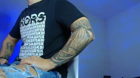 Snapshot of xandercagex chatting on 11.17.25 XanderCageX online show from 11.17.25