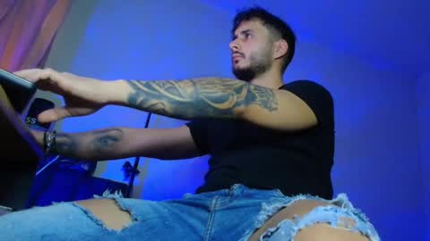 Snapshot of xandercagex chatting on 12.01.25 XanderCageX online show from 12.01.25