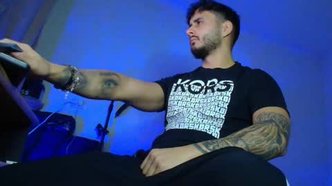 Snapshot of xandercagex chatting on 12.01.25 XanderCageX online show from 12.01.25