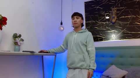 xandergrey8 online show from 01.14.26