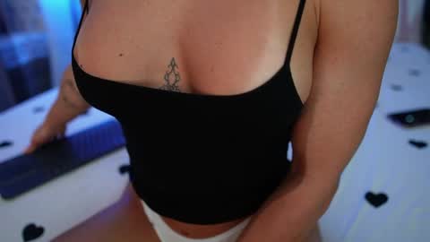 Snapshot of xandrabae chatting on 06.11.26 Alexandra online show from 06.11.26