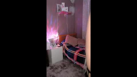       S A R A      100K followers online show from 10.05.25