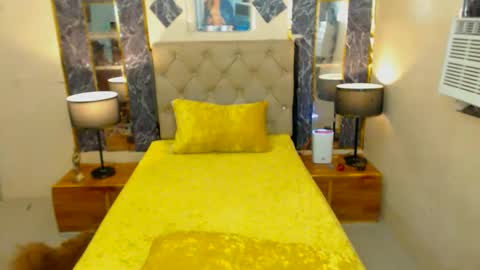 THALIA MOUNT online show from 02.13.25