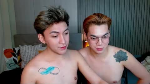 Snapshot of xasianprince4youx chatting on 11.03.25 khris online show from 11.03.25