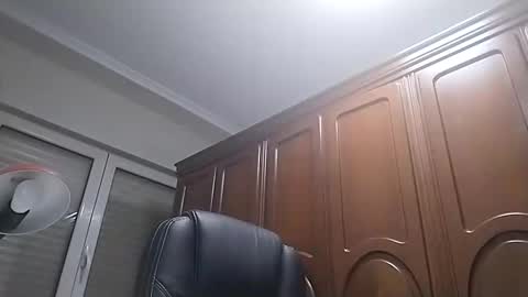 Snapshot of xavi5432 chatting on 10.13.25 xavi5432 online show from 10.13.25