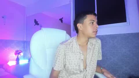 Snapshot of xavier_fox__ chatting on 10.24.25 xavier fox online show from 10.24.25