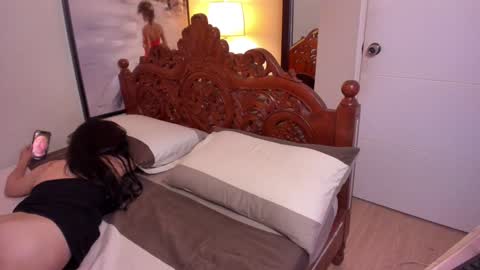 Snapshot of xcaragreyx chatting on 12.19.24 3 CARA 3 online show from 12.19.24