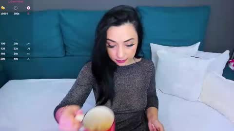 Snapshot of xchristalx chatting on 11.12.25 Christal online show from 11.12.25