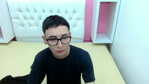 Snapshot of xcoupleplayxx chatting on 04.14.26 xcoupleplayxx online show from 04.14.26