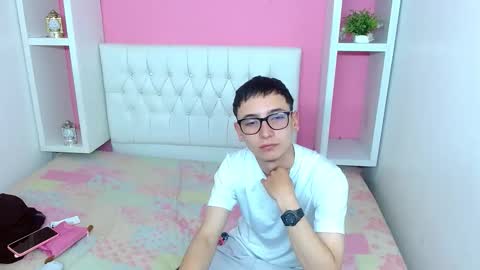 Snapshot of xcoupleplayxx chatting on 05.06.26 xcoupleplayxx online show from 05.06.26