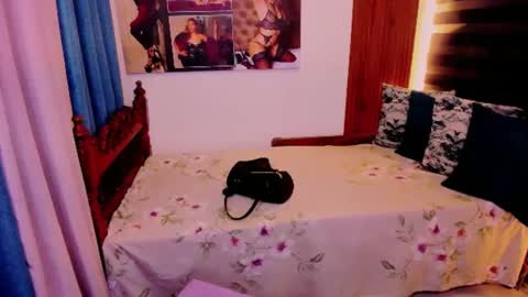 Snapshot of xdirtymistressx chatting on 02.19.25 XDirtymistressX online show from 02.19.25